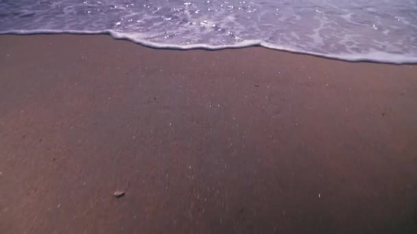 香港ビーチでの休暇太陽の光で潮の間の海で — ストック動画