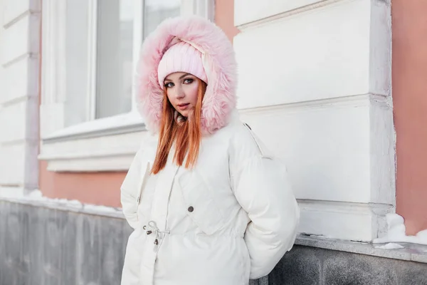 Ginger Woman Pink Coat Hood Standing Street Front Building Wall — Stock Photo, Image