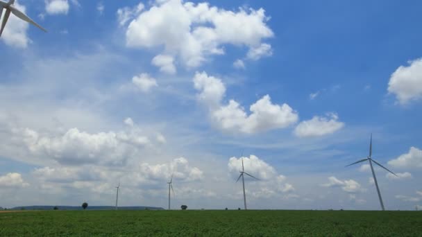 Timelapse aerogeneradores que generan electricidad . — Vídeos de Stock