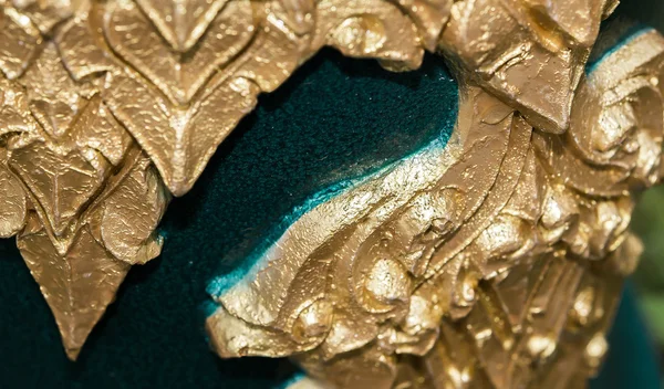 Tay metal alçak kabartma sanatı