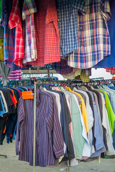 İkinci el giyim mağazası