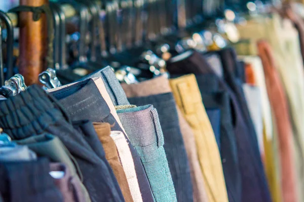 İkinci el giyim mağazası