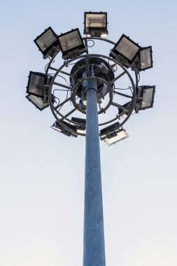 sahne ışıkları sonrası fabrika