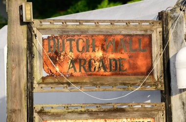 Rustik eski isim tahtası yakın çekim.