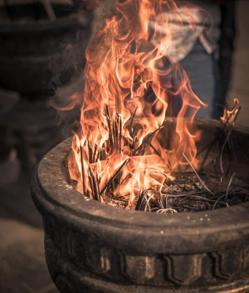 Burning Incense Sticks Old Stone Pot Sacred Sri Maha Bhodi — Stock Photo, Image