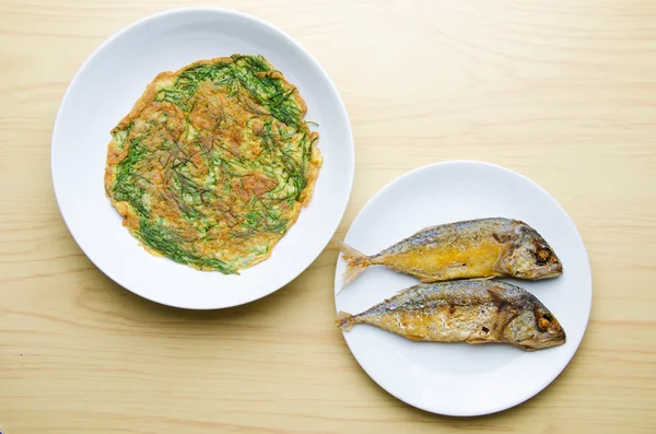 Acacia pennata and fry mackerel — Stock Photo, Image