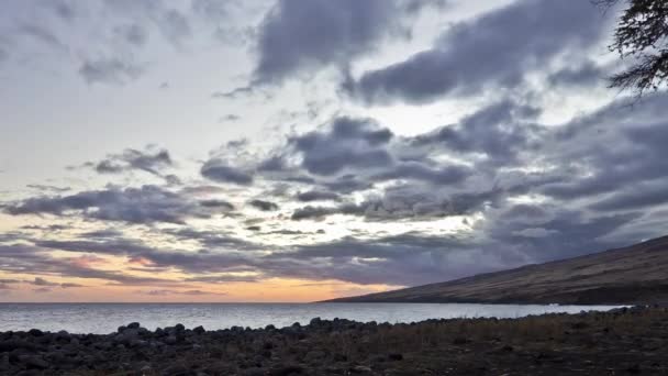 和海滩，日落，游戏中时光倒流，毛伊岛，夏威夷美国 — 图库视频影像