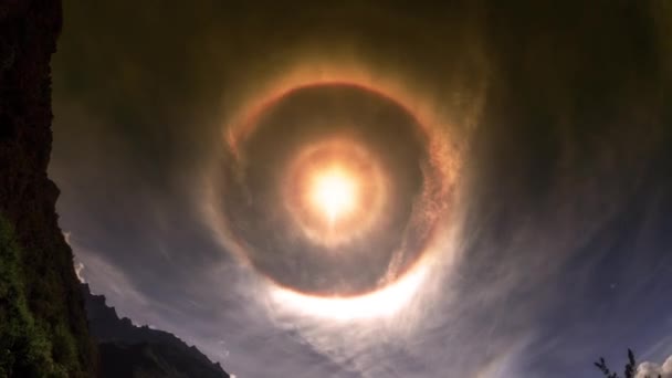 Облака над горным хребтом, Килаос, Реюньон — стоковое видео