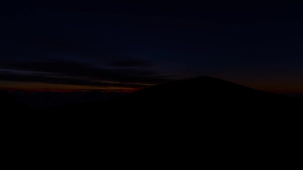 Romântico nascer do sol Timelapse em La Reunion, Piton De La Fournaise — Vídeo de Stock