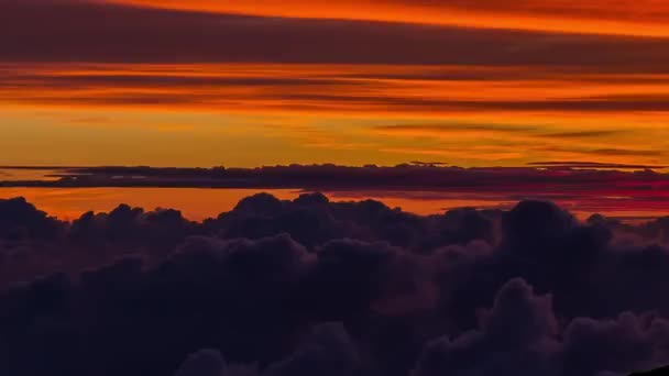 Чудова sunrise timelapse на la возз'єднання, Пітон-де-ла-fournaise — стокове відео