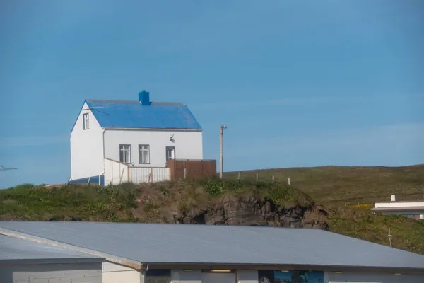 冰岛格里姆西岛港口附近的房屋景观 — 图库照片