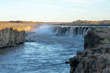 Selfoss Elmas Çemberine düşen suyun manzarası