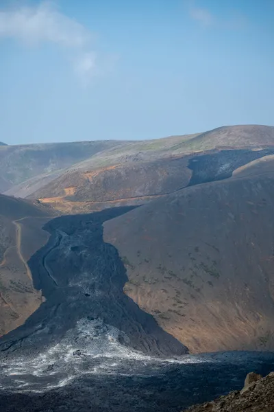 Landschap Van Uitgestrekte Gesmolten Lava Rots Bedekken Vallei Bij Fagradalsfjall — Stockfoto