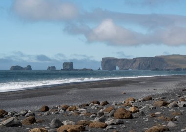 Reynisfjara Deniz Burnu Kara Kum Sahil Vik