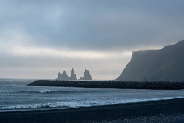Landscape Cliffs Black Sand Beach Vik South Iceland — Stock Photo, Image