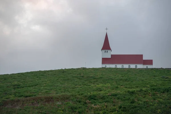 Пейзаж Церкви Вік Мирдал Пагорбі Літній День Ісландії — стокове фото