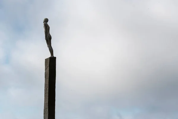 Paesaggio Amicizia Statua Nel Cielo Nuvoloso Islanda Vik — Foto Stock