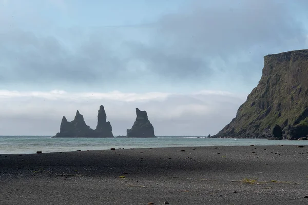 Cloudy Landscape Cliffs Black Sand Beach Vik Iceland — Stock Photo, Image