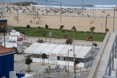 Lizbon 'daki Costa da Caparica' dan sahil ve Atlantik Okyanusu 'nun havadan manzarası