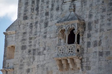 Lizbon 'da güneşli bir yaz gününde Torre Belem Kulesi' nin manzarası