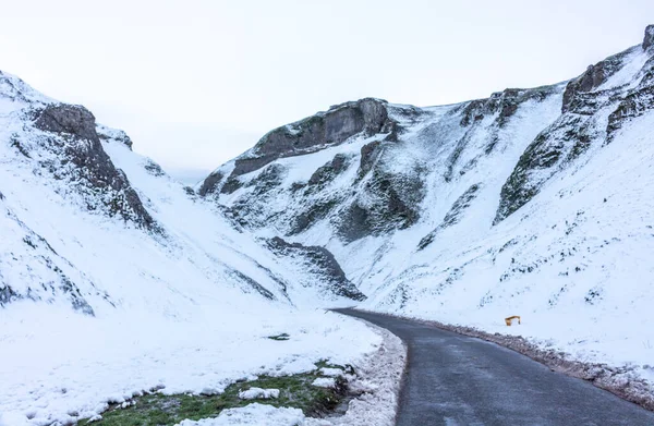 Winter View Snow Covered Winnats Pass Peak District Debyshire — 스톡 사진