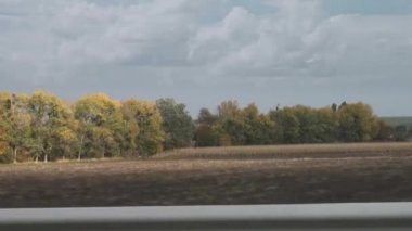 Karayolu boyunca sonbahar sahne