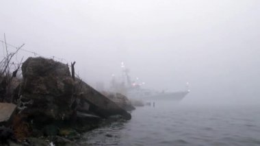 sis dışarı savaş gemisi gelir