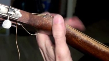 el dize Gitar akorları oynamak