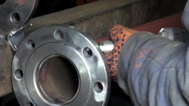 metal boru tesisat flanş cıvataları