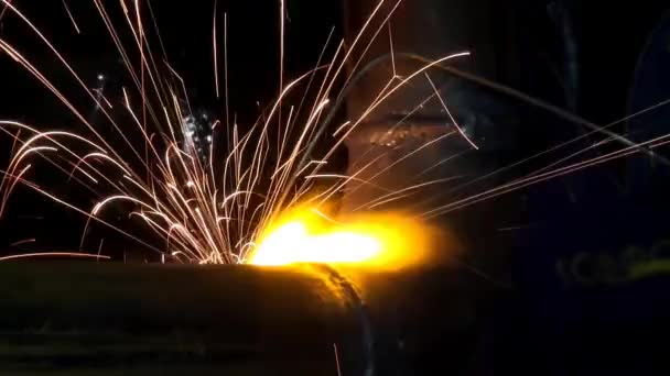 Gas welding metal pipe plant — Stock Video