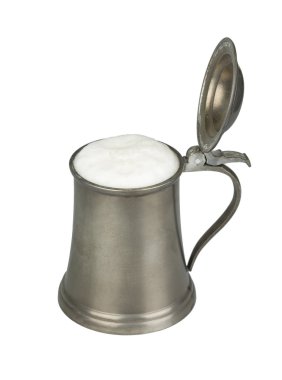 demir bira bardağı beyaz izole