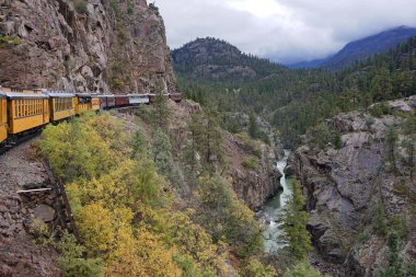 Durango, Colorado, ABD 30 Eylül 2021: Durango ve Silverton Narrow Demiryolu.