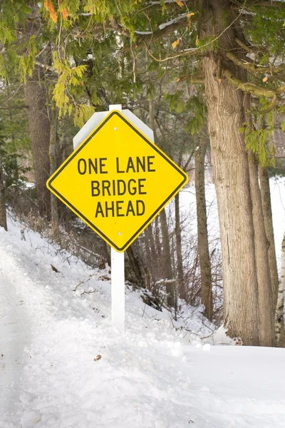 Tek şeritli işareti