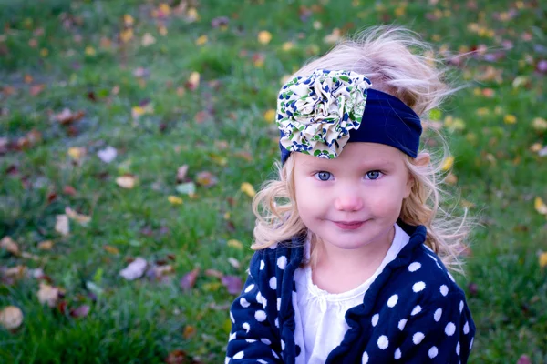 dışarıda genç kız