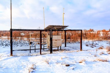 Sütundaki yanıcı gaz üzerine gaz dağıtım sütunu yazımı