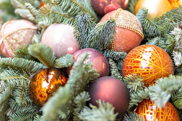Noel Oyuncaklarıyla Süslenmiş Bir Noel Ağacının Arka Planı Kış Tatili — Stok fotoğraf