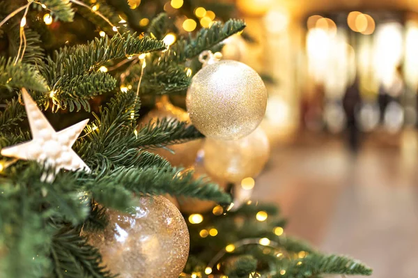 Noel Oyuncaklarıyla Süslenmiş Bir Noel Ağacının Noel Arkaplanı Kış Tatili — Stok fotoğraf