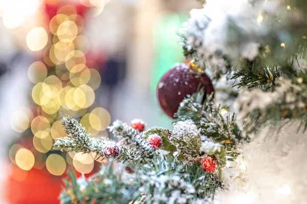 Noel Oyuncaklarıyla Süslenmiş Bir Noel Ağacının Noel Arkaplanı Kış Tatili — Stok fotoğraf