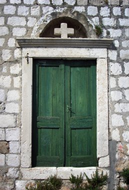 Dubrovnik'in eski yeşil kapı