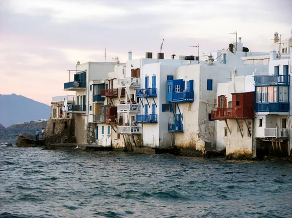 Casas na água em Mykonos, Grécia — Fotografia de Stock