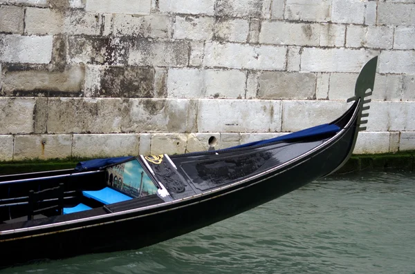 Barco góndola en Venecia — Foto de Stock