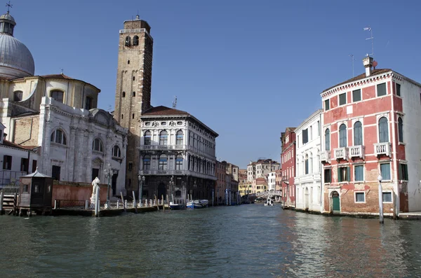 Gebouwen en huizen op canal Grande in Venetië, Italië — Stockfoto