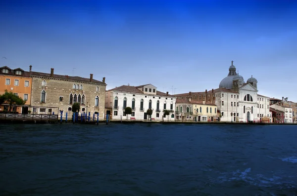 Bygninger i vandet i Venedig - Stock-foto