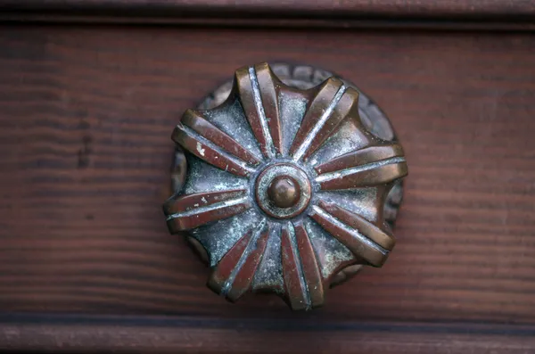 Ενετικός επιχρυσωμένο λαβή της πόρτας, στη Βενετία — Φωτογραφία Αρχείου