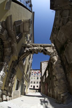 Eski ağ geçidi veya Roma Arch Rijeka, Hırvatistan