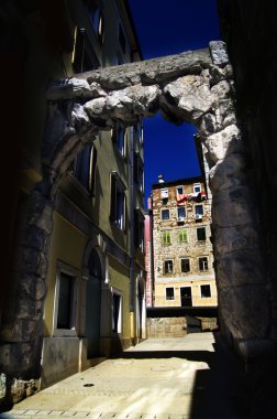 Eski ağ geçidi veya Roma Arch Rijeka, Hırvatistan