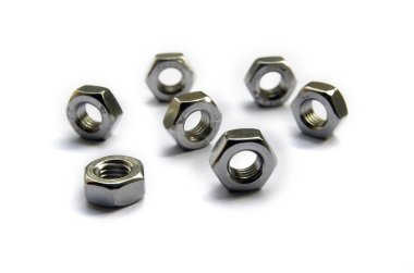 beyaz arkaplanda izole edilmiş fındık