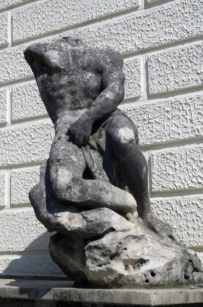 无头女人雕塑在克罗地亚里耶卡 — 图库照片