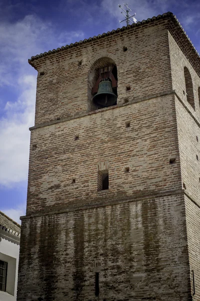 Een oude klokkentoren — Stockfoto