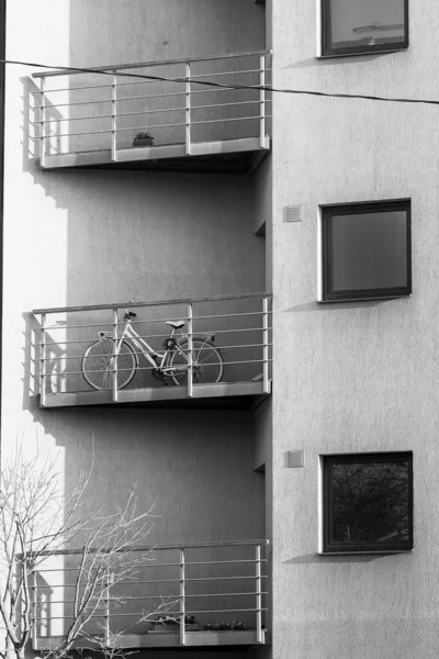 Three Balconies Wall Concrete Building Someone Keeping His Bike Balcony — Stock Photo, Image
